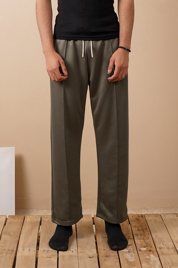 Straight Fit Essential Pleated Trouser