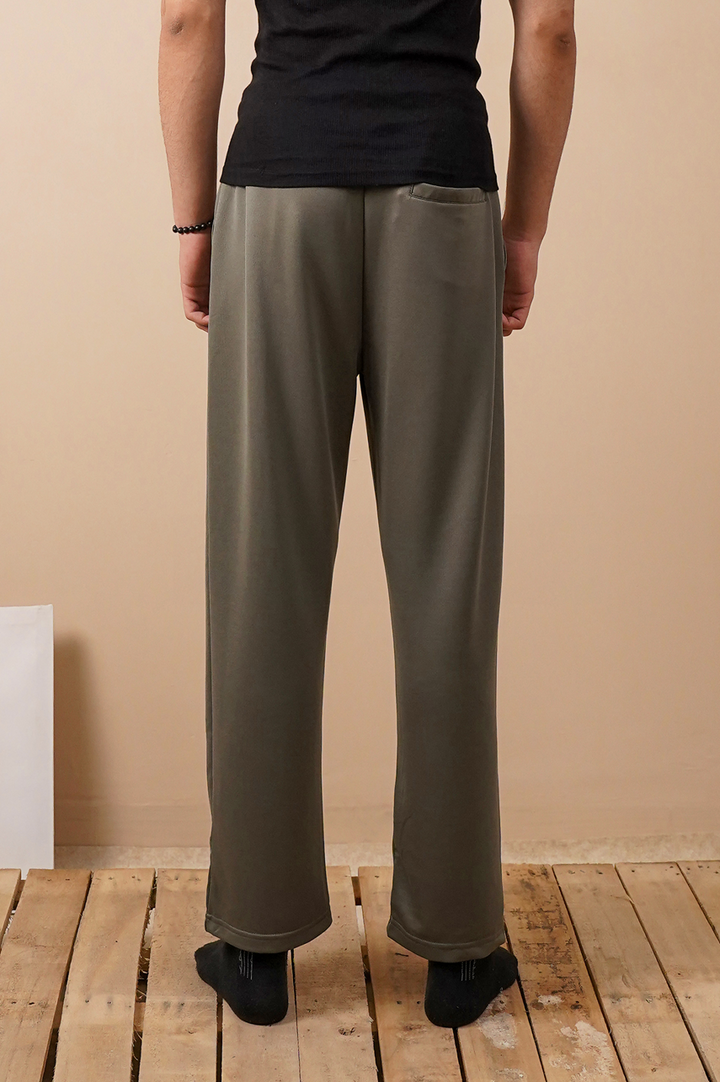 Straight Fit Essential Pleated Trouser