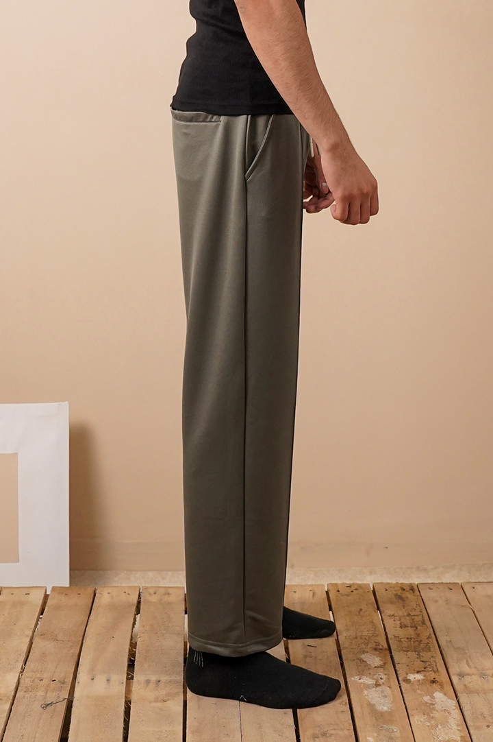 Straight Fit Essential Pleated Trouser